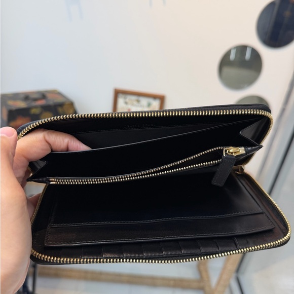 Bulgari Black Leather Zip-Around Wallet with Serpent Charm - Picture 6 of 6